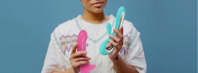 Rozdiel medzi dildom a vibrátorom?